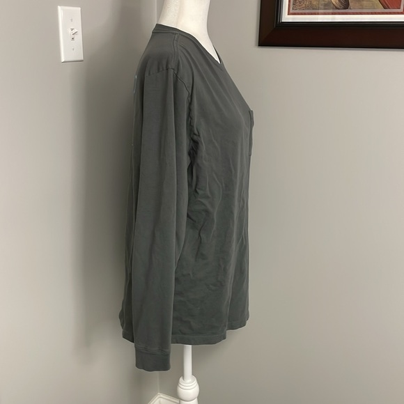 Vineyard Vines Gray Long Sleeve Tee Casual Comfort Mens Size Medium Cotton - Picture 3 of 5